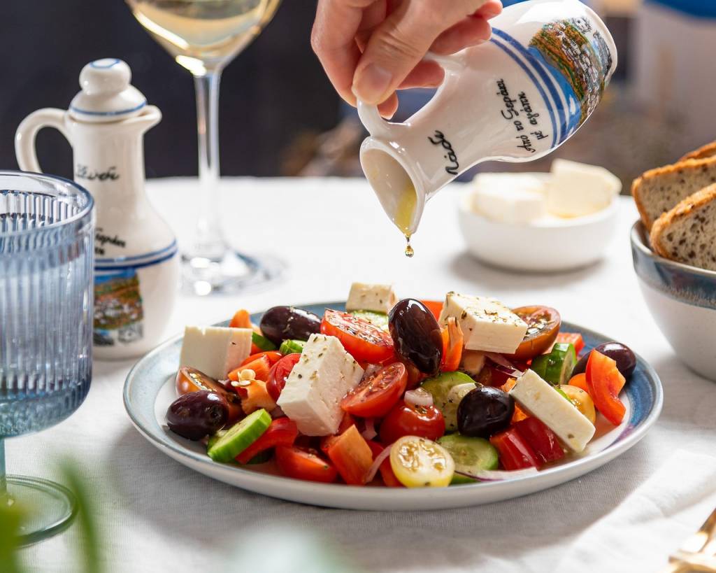 Quelle salade servir avec une tarte chèvre épinard pour un repas équilibré